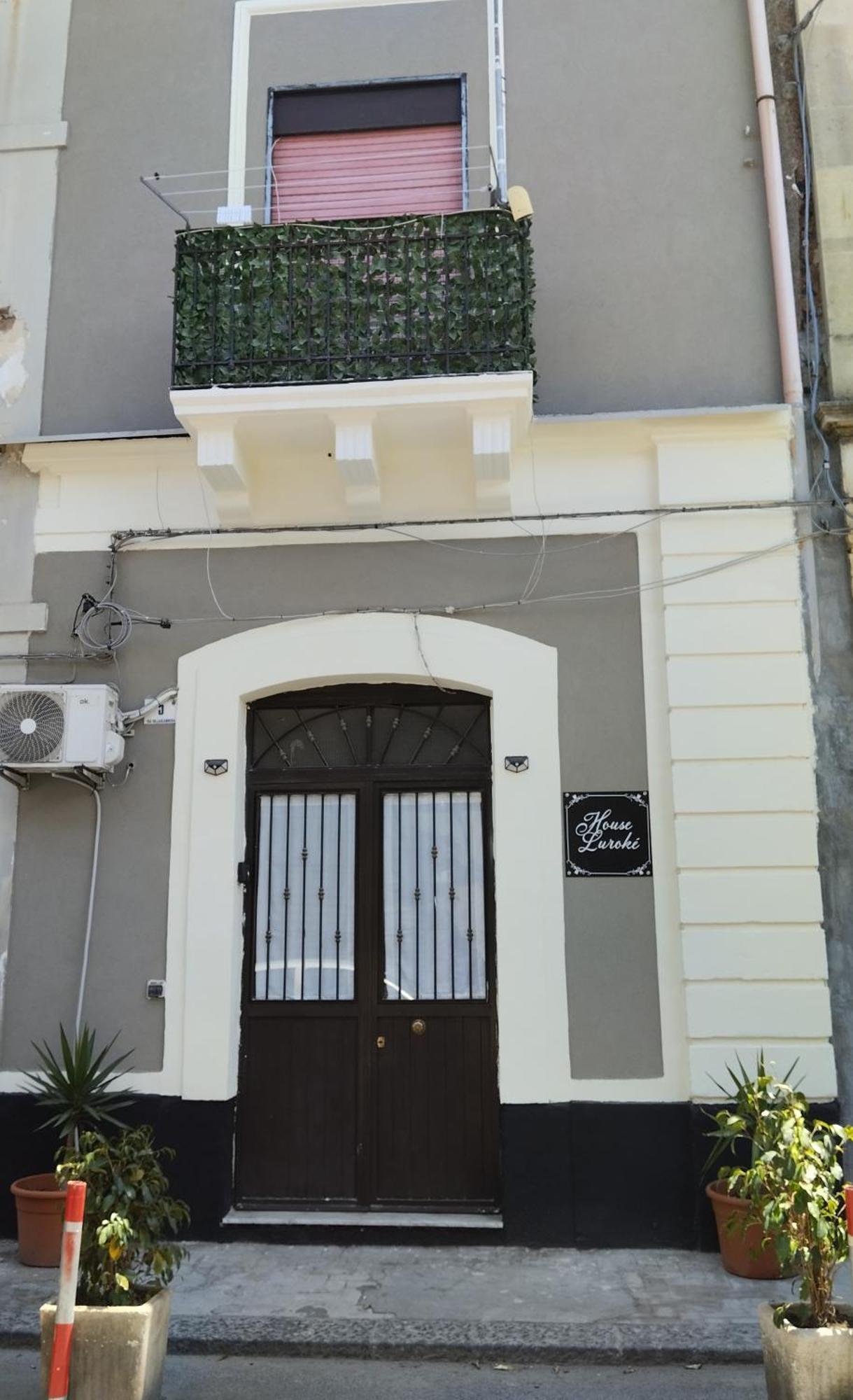 Apartament House Luroke Katania Zewnętrze zdjęcie